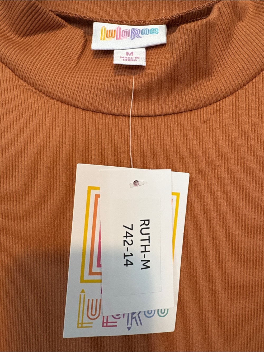 NWT LuLaRoe Ruth Short Sleeve Crewneck Top in Rust - Size M - Picture 2 of 7